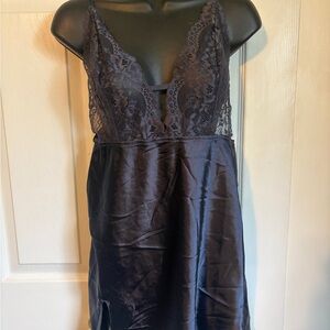 La SENZA Black Lace-Trim Satin Chemise